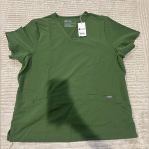 Figs Women's Short Sleeve Top in Forest Green